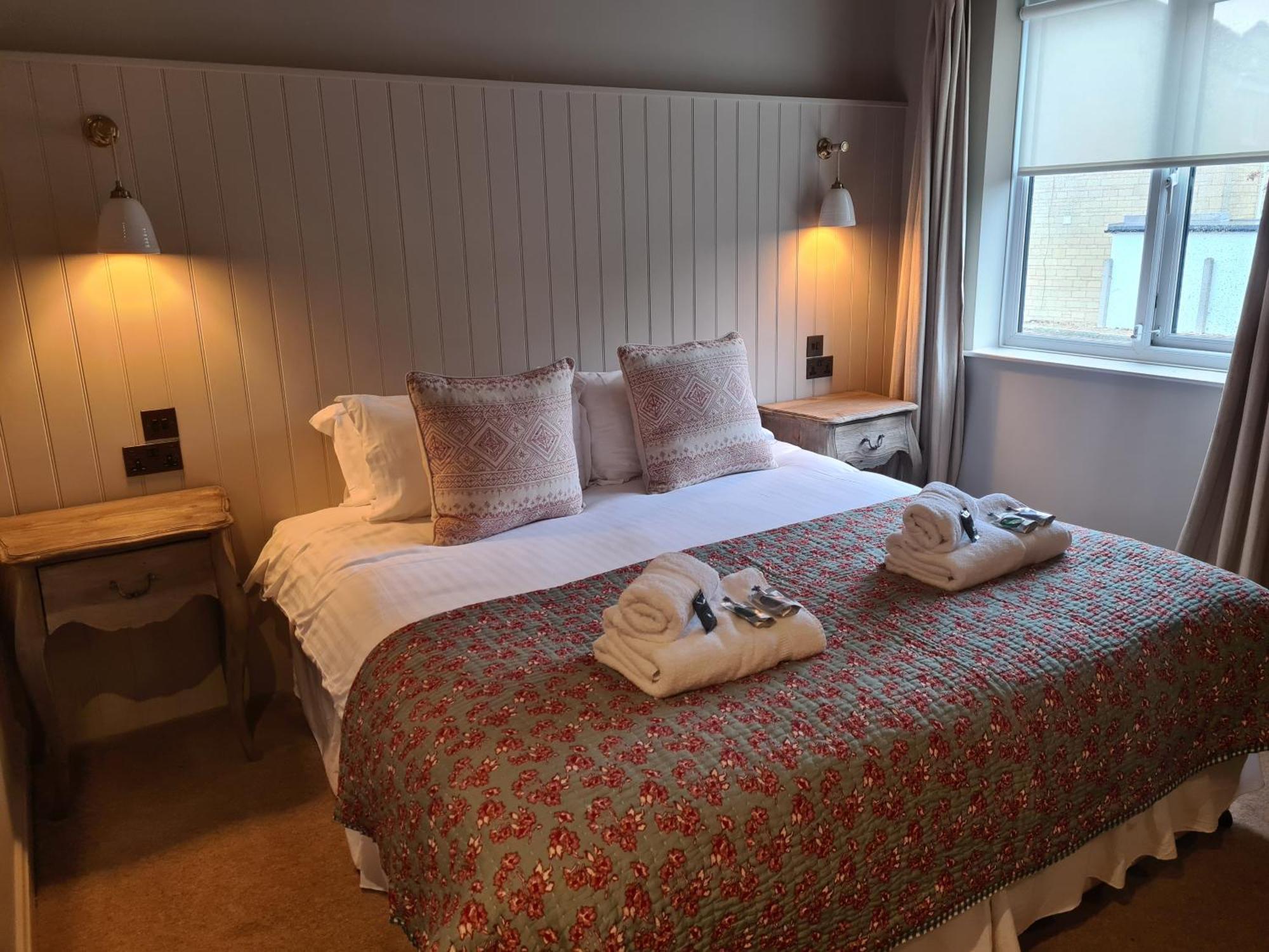Priory Inn Tetbury Kültér fotó