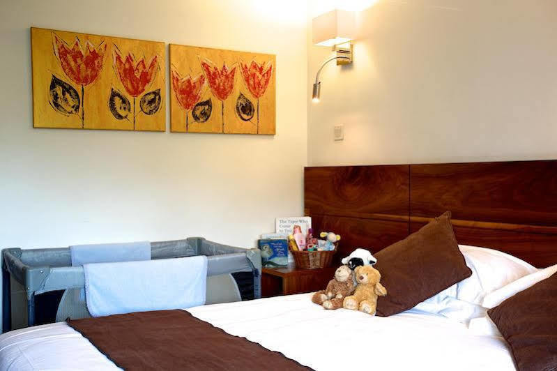 Priory Inn Tetbury Kültér fotó